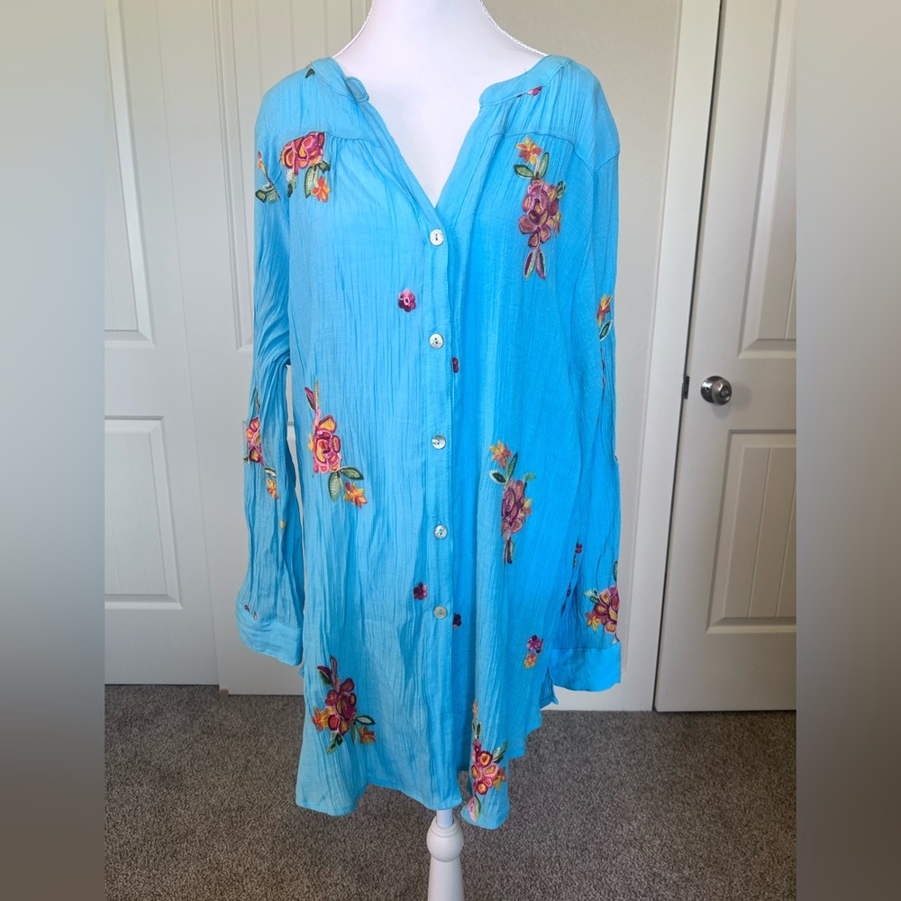 Figueroa & Flower Fig Blue Gauzey Embroidered Button up Top Sz 2x - Picture 2 of 11
